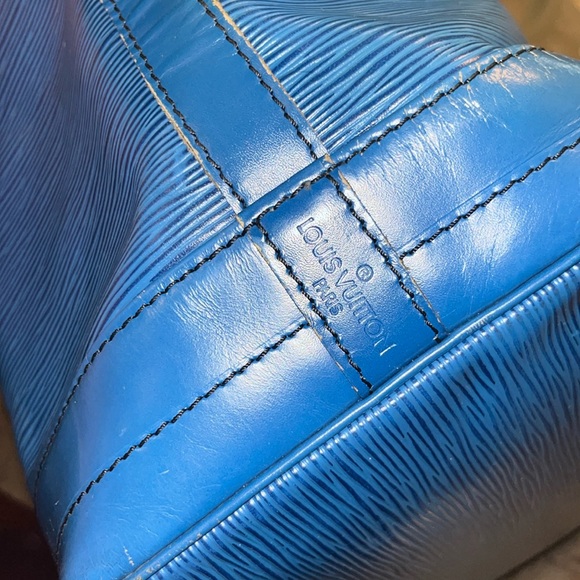 Louis Vuitton blue Epi Noe - Picture 7 of 17